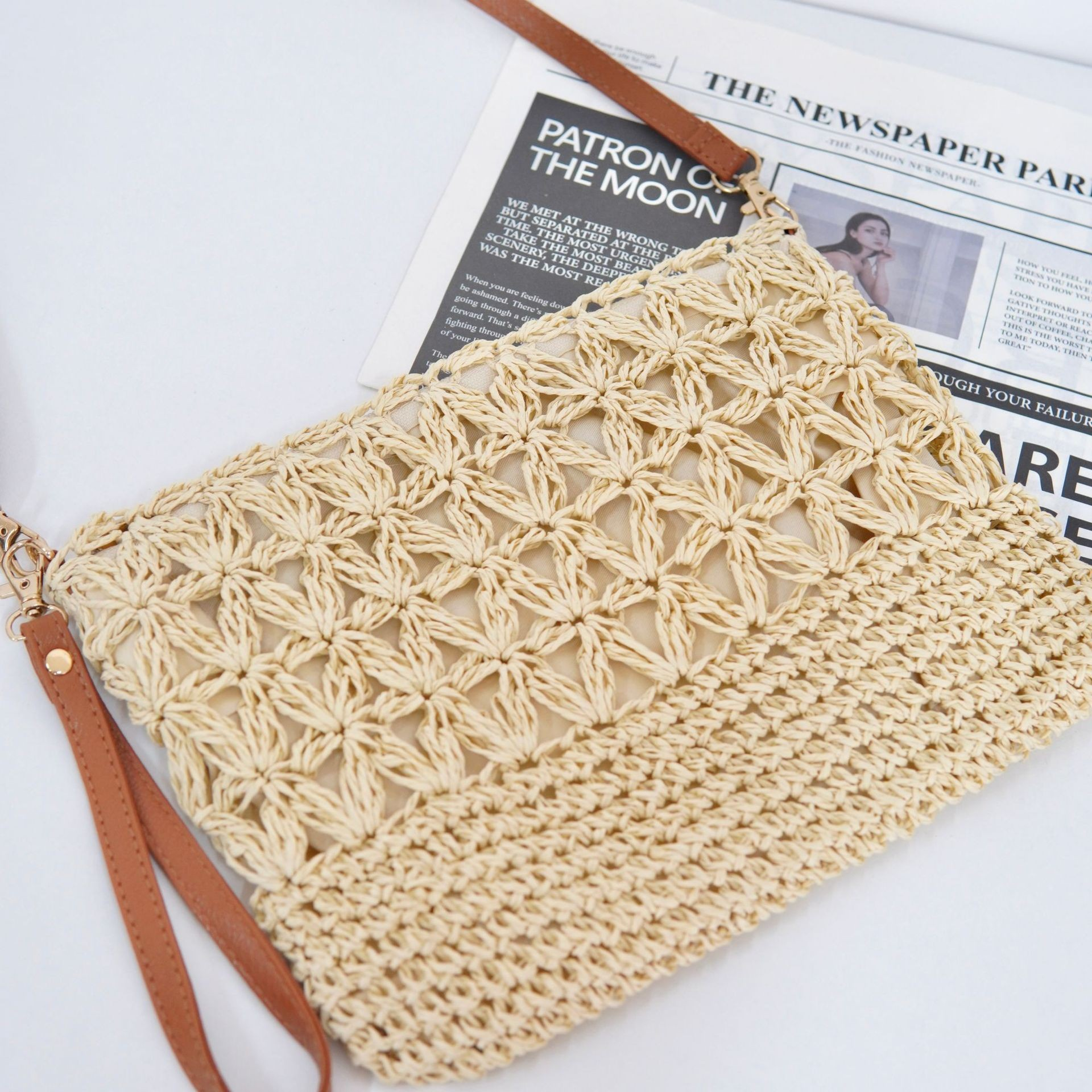 Bolso de paja con diseño de ráfaga de estrellas para el verano: versatilidad 2 en 1