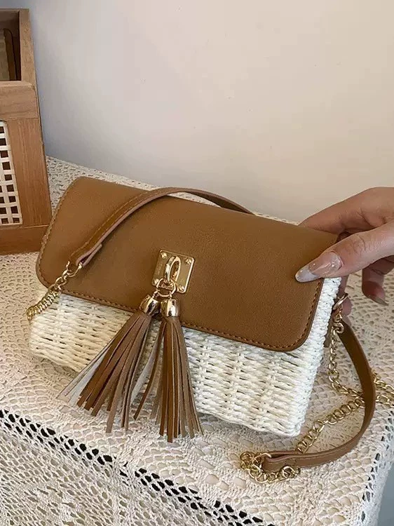 Bolso bandolera pequeño de paja para mujer | Bolso de mano con solapa y cadena para viajes de verano