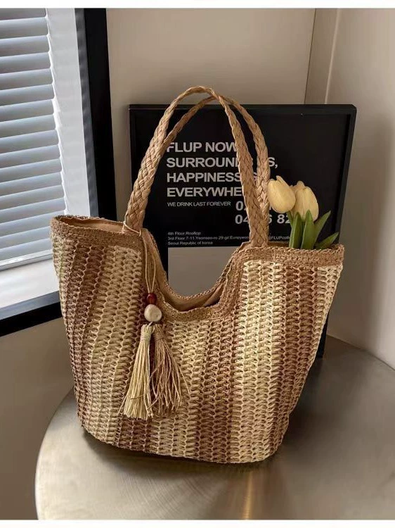 El bolso trenzado con asa tejida | Ligero y fácil de combinar para el día a día