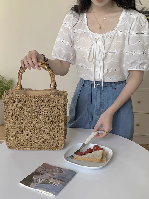 Bolso de paja de ganchillo estilo boho, bolso de mano hueco tejido con asa de bambú, cartera de hombro informal diaria estilo coreano para verano