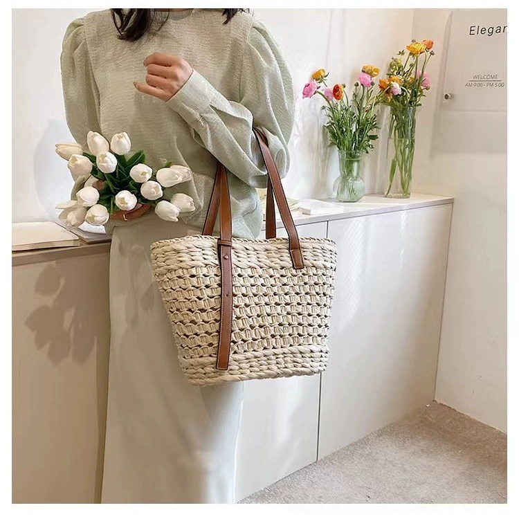 Bolso tote de paja tejida hueca, bolso de hombro con cremallera estilo oriental literario con correa de cuero, cartera de compras diaria de verano cuadrada horizontal mediana (caqui, blanquecino)