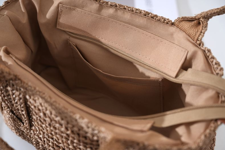 Bolso tote de paja tejido con detalle de borla, Bolso bandolera con cremallera estilo urbano, Cartera diaria cuadrada horizontal mediana para primavera 2026 en color caqui, blanco roto