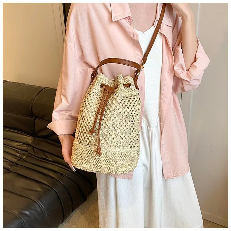 Bolso de mano tipo cubo con cordón de paja, bolso de hombro con tejido hueco de estilo chino artístico, bolso de mano ovalado mediano para uso diario primavera 2023 en caqui, blanco roto, blanco crema