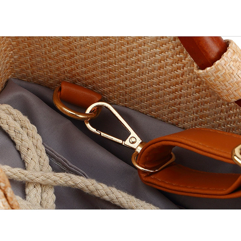 Bolso de mano de paja con asa de madera en forma de corazón, bolso de mano tejido con cordón, minimalista urbano, bolso de uso diario Primavera 2026 color caqui y blanco roto, en stock