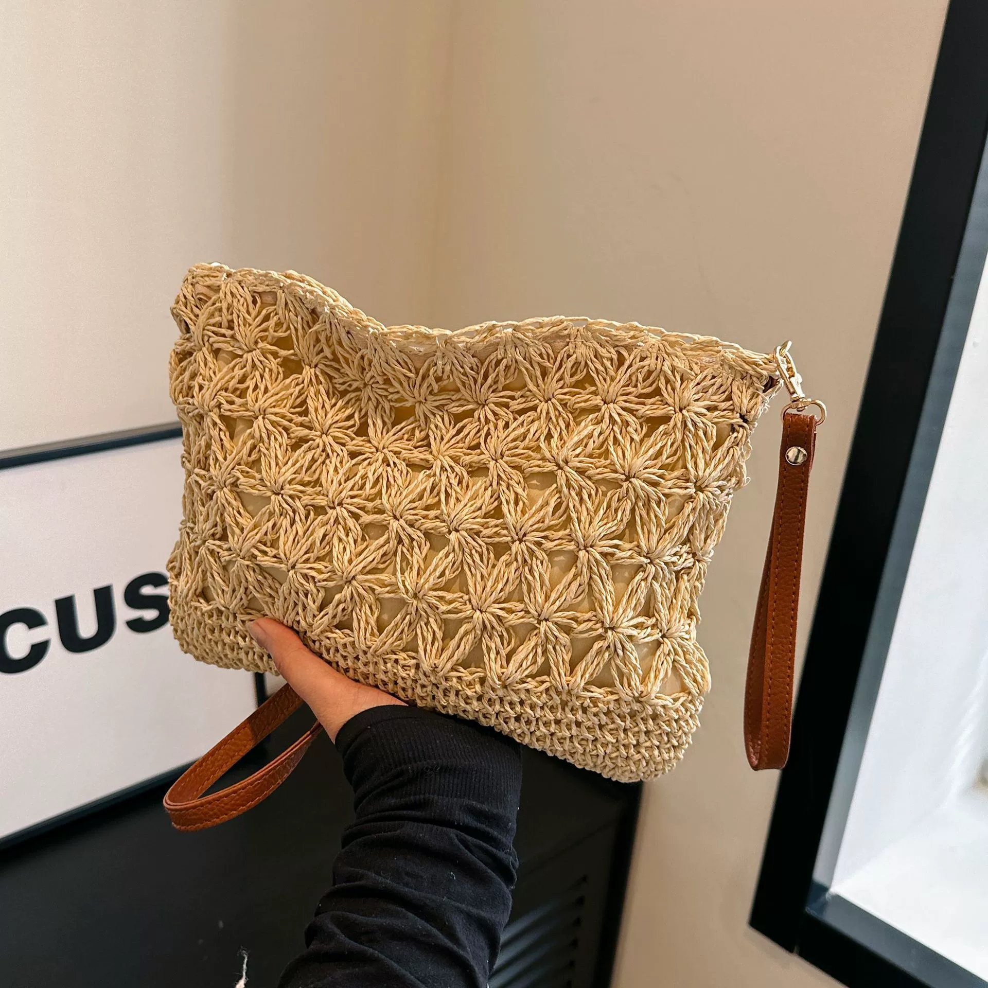 Bolso bandolera de crochet con motivos florales de papel trenzado, bolso de hombro cuadrado horizontal suave con cremallera, tendencia urbana, bolso informal primavera 2026, color blanco roto caqui, 2 opciones de color