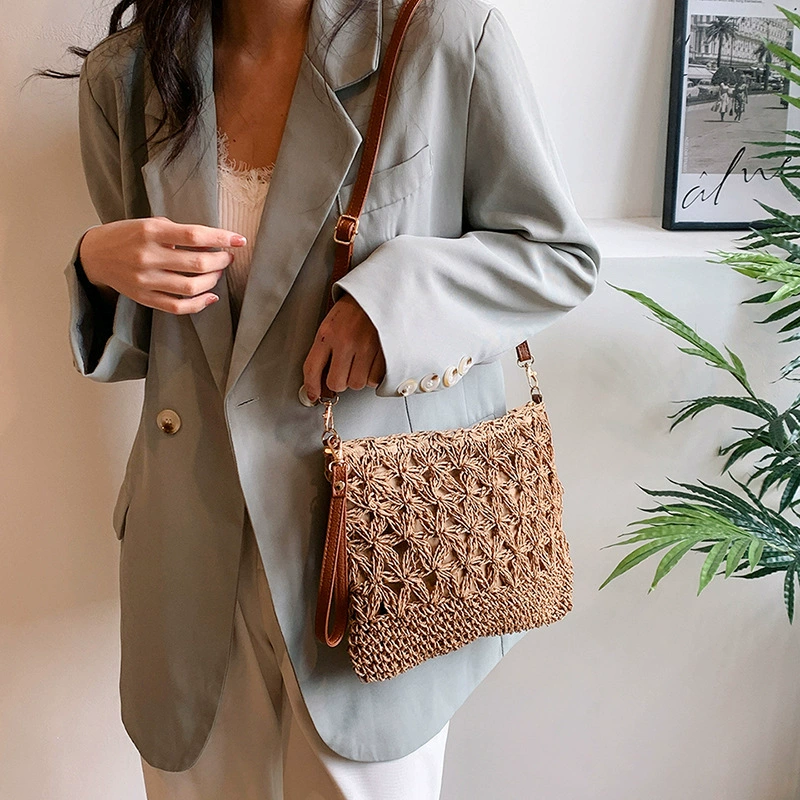 Bolso bandolera de crochet con motivos florales de papel trenzado, bolso de hombro cuadrado horizontal suave con cremallera, tendencia urbana, bolso informal primavera 2026, color blanco roto caqui, 2 opciones de color