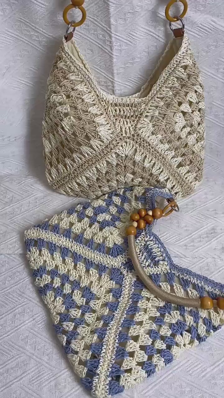 Bolso hobo Heritage de paja trenzada con asa de cuentas de madera
